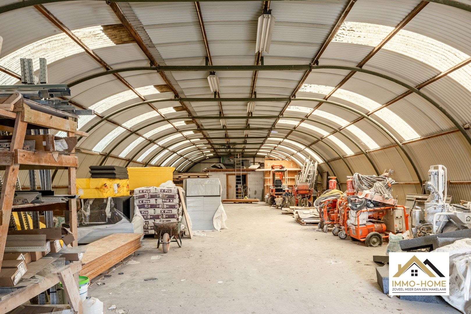 Eigendom( 2 appartementen) met loods en bijzonder veel potentieel foto 7