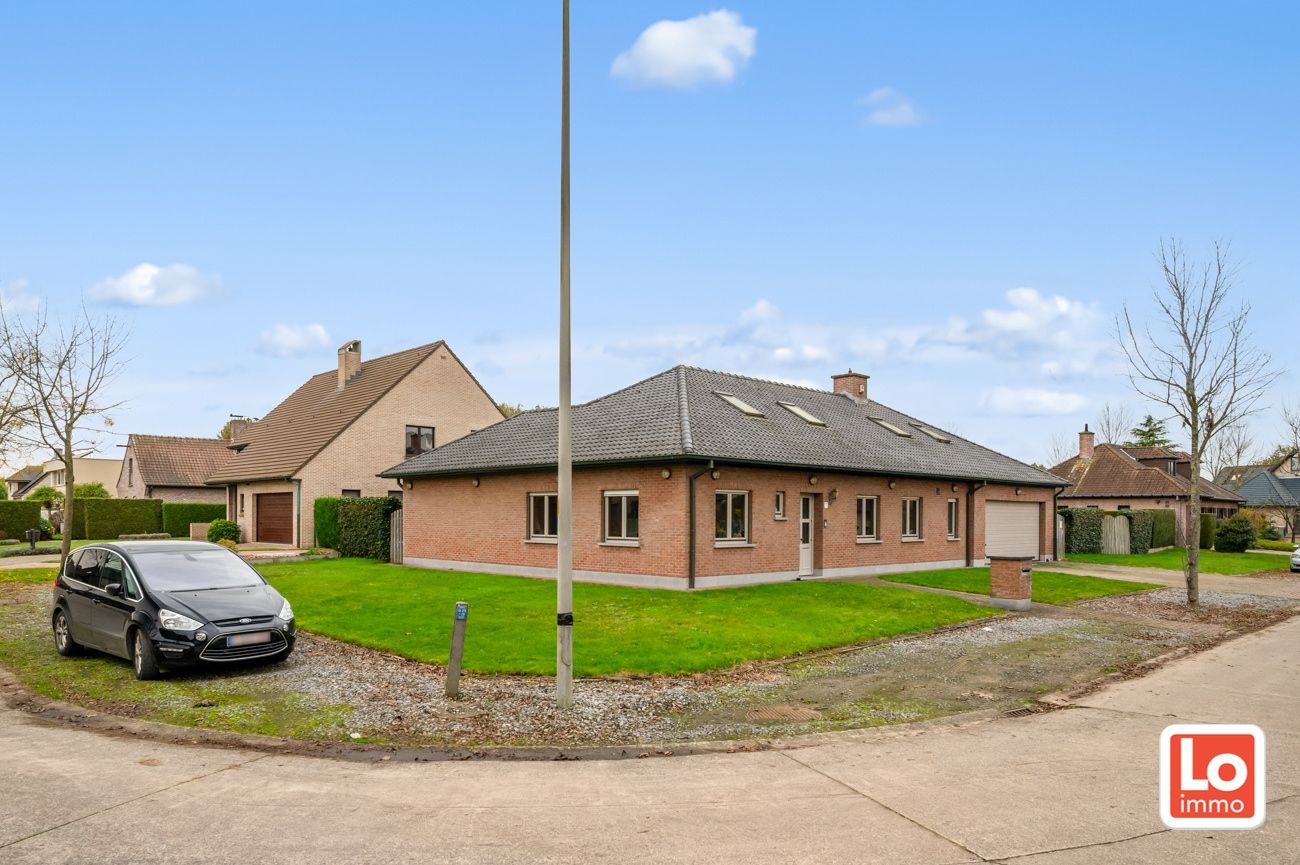 Degelijke alleenstaande villa met inpandige dubbele garage op een rustige, residentiële toplocatie nabij het centrum van Lochristi! foto 20