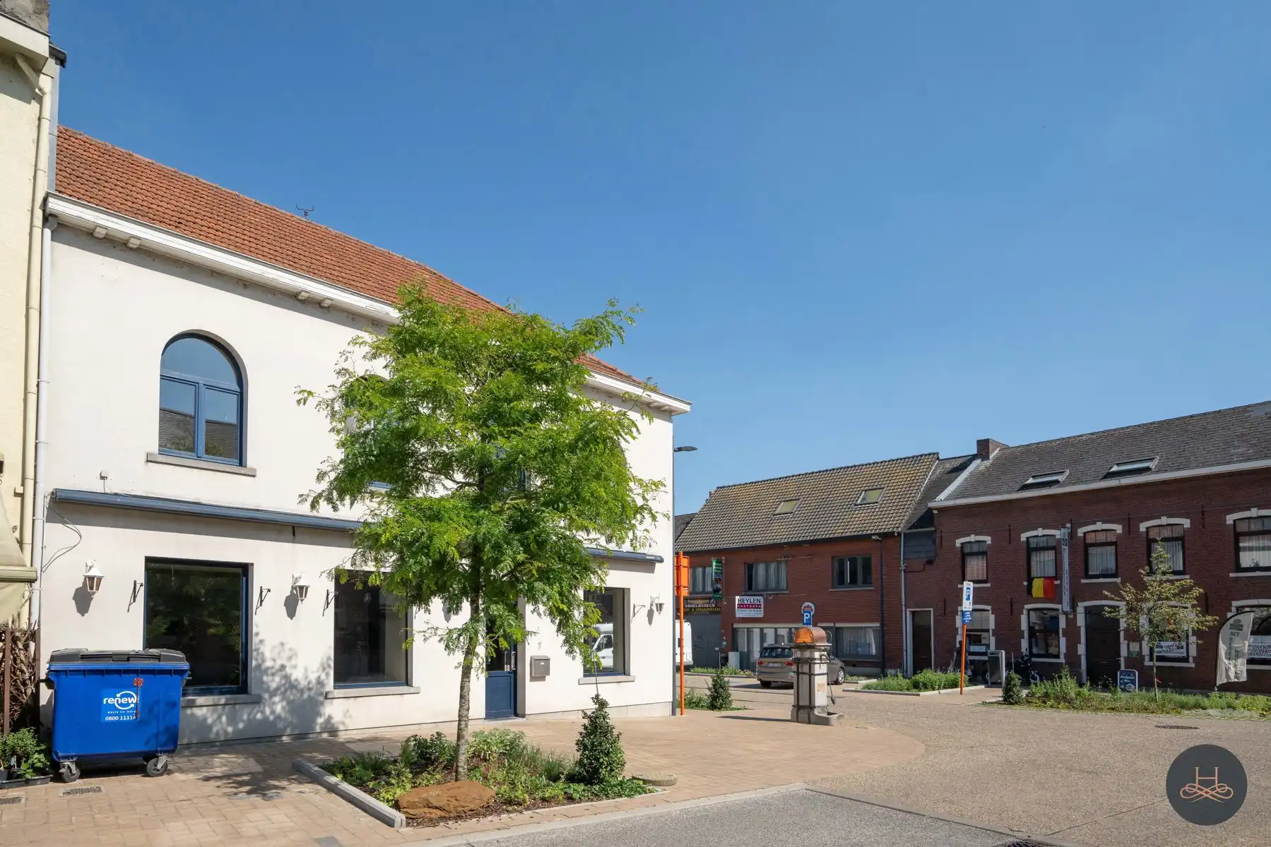 Uniek hoekpand met woonst en handelsruimte foto 3