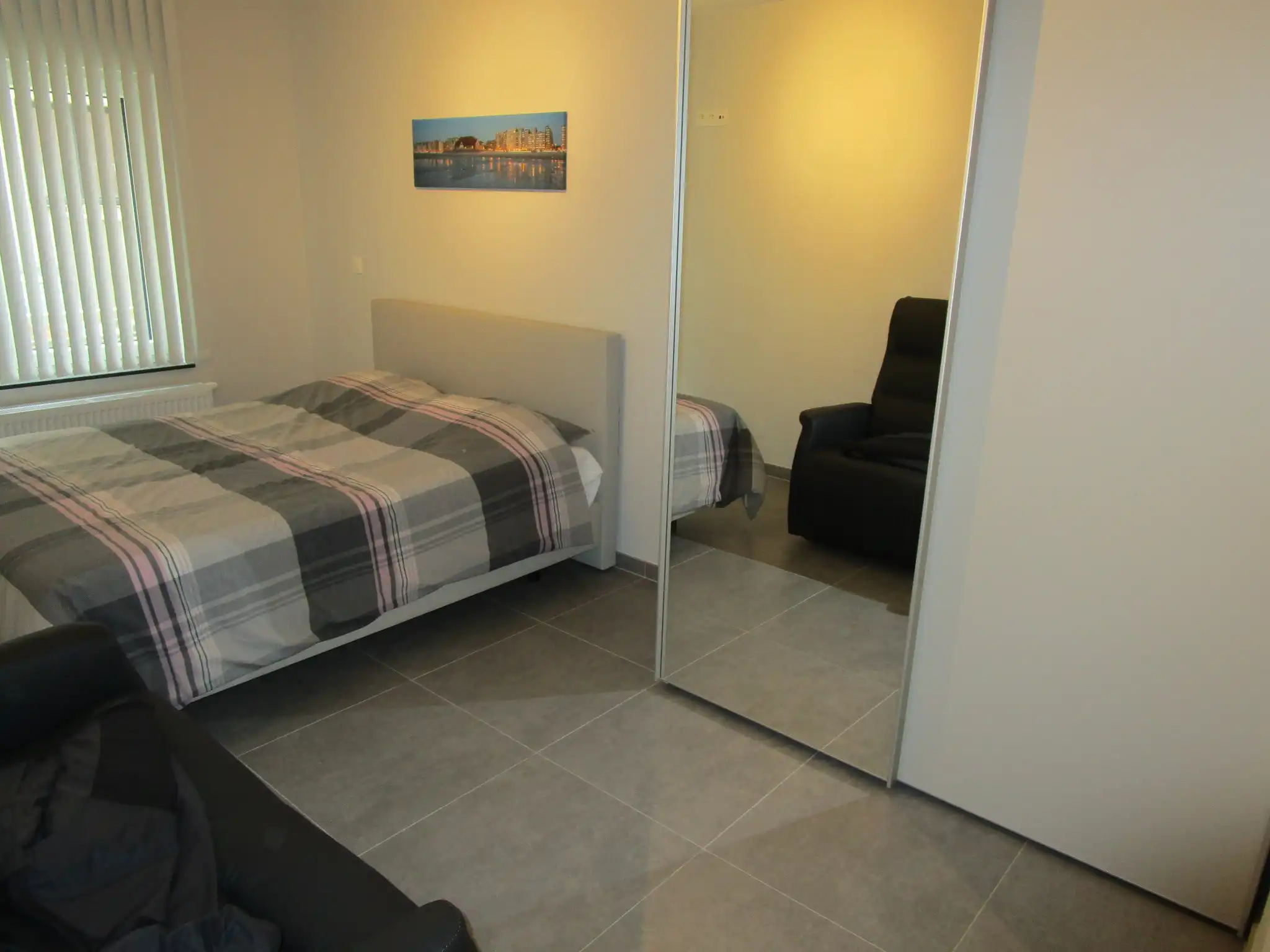 Recent totaal gerenoveerd lichtrijk appartement met zeezicht, 2 ruime slaapkamers en garage. foto 15
