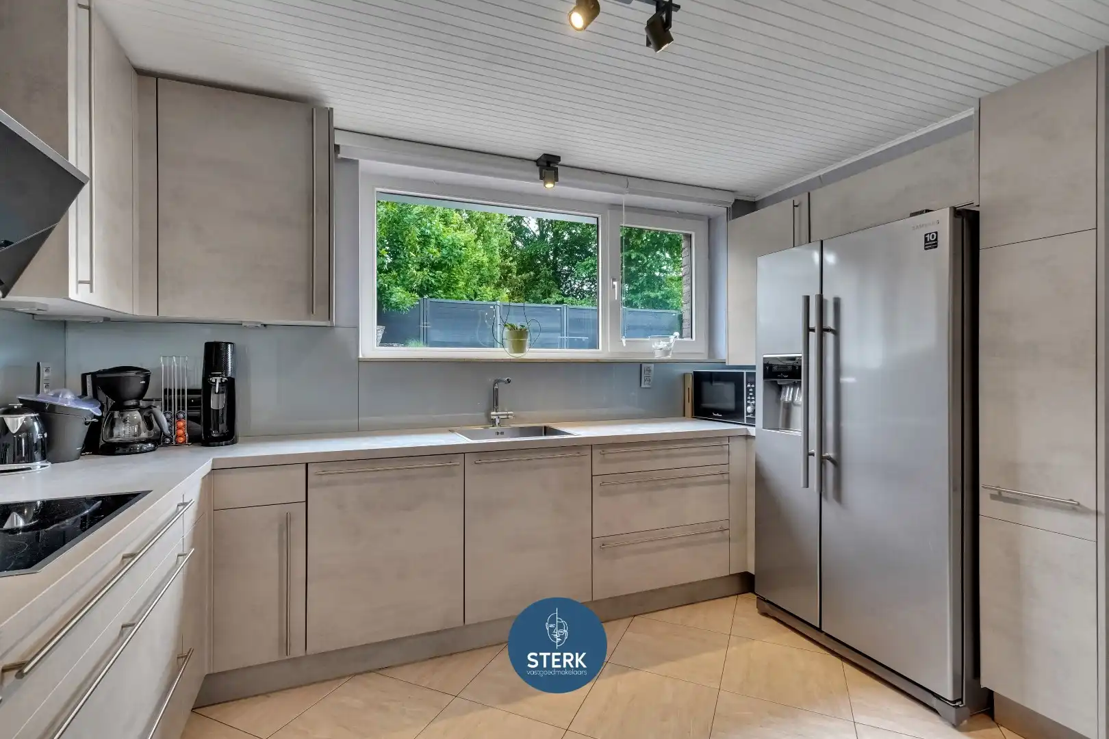 GEZINSWONING MET EEN BEWOONBARE OPP. VAN 311 M² TE VELDWEZELT-LANAKEN !  foto 10