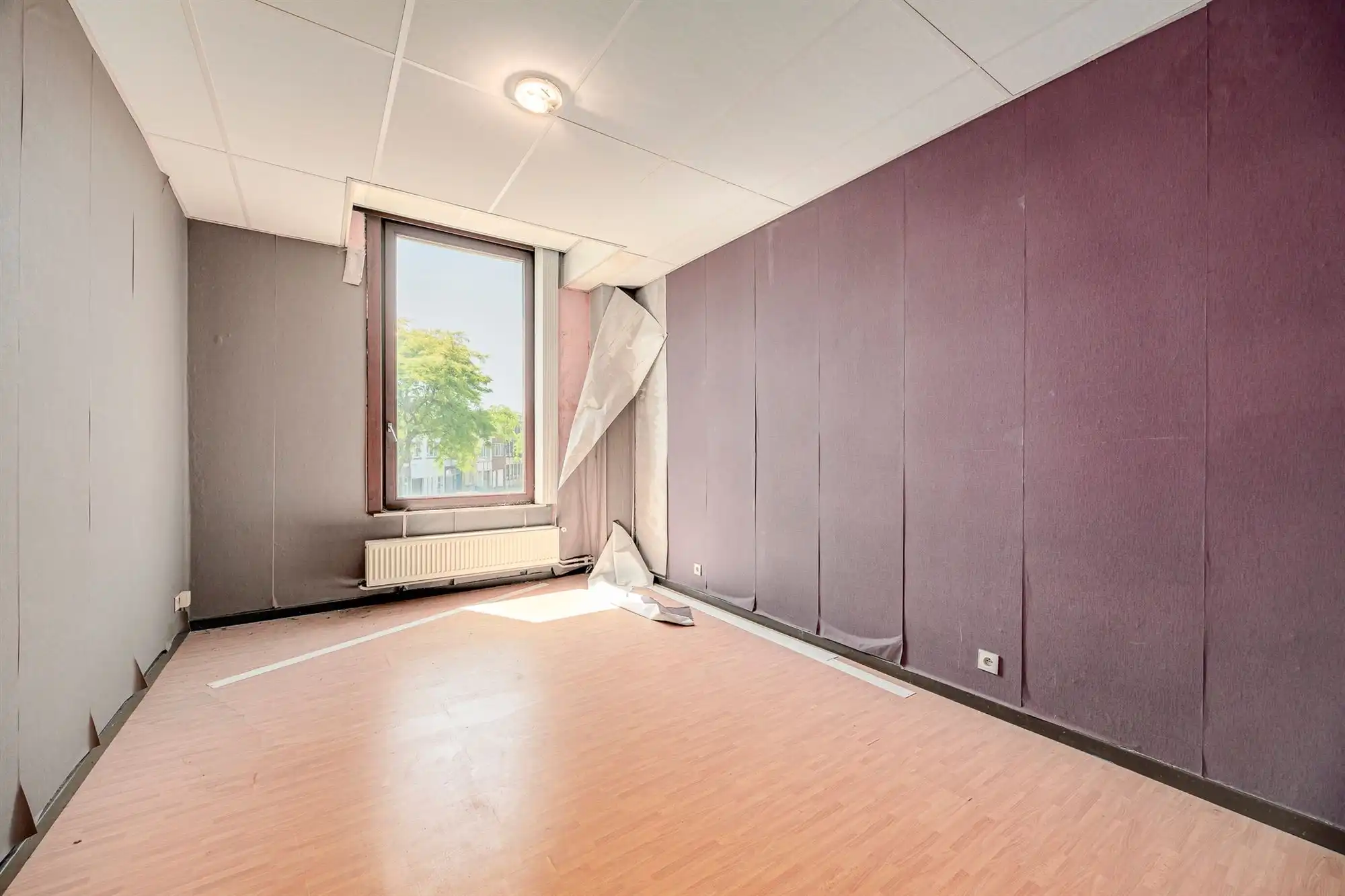 Authentiek handelshuis op gunstige locatie in hartje Merksem! foto 12