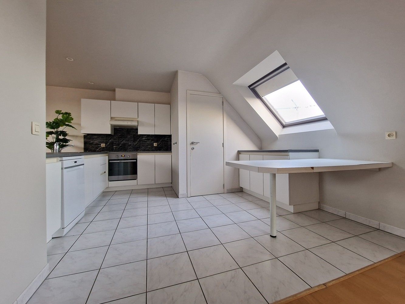 Uniek, ruime én lichtrijk appartement met 2 slpks! foto 4