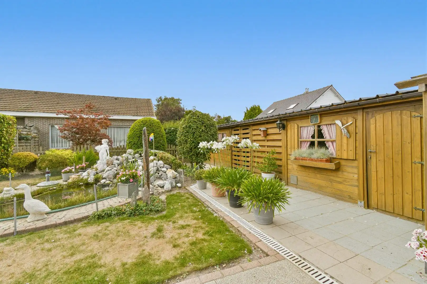 Alleenstaande villa op ruim perceel van 854 m2 in rustige woonwijk te Gistel foto 28