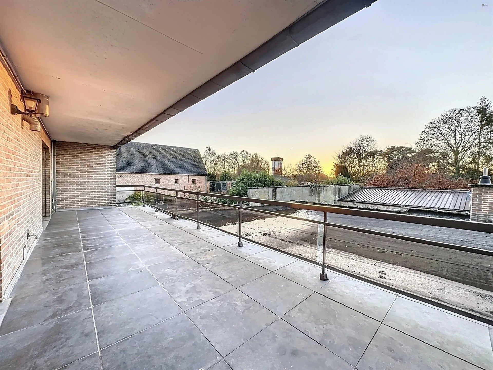 Ruim 3-slk appartement met overdekt terras op centrale ligging foto 3