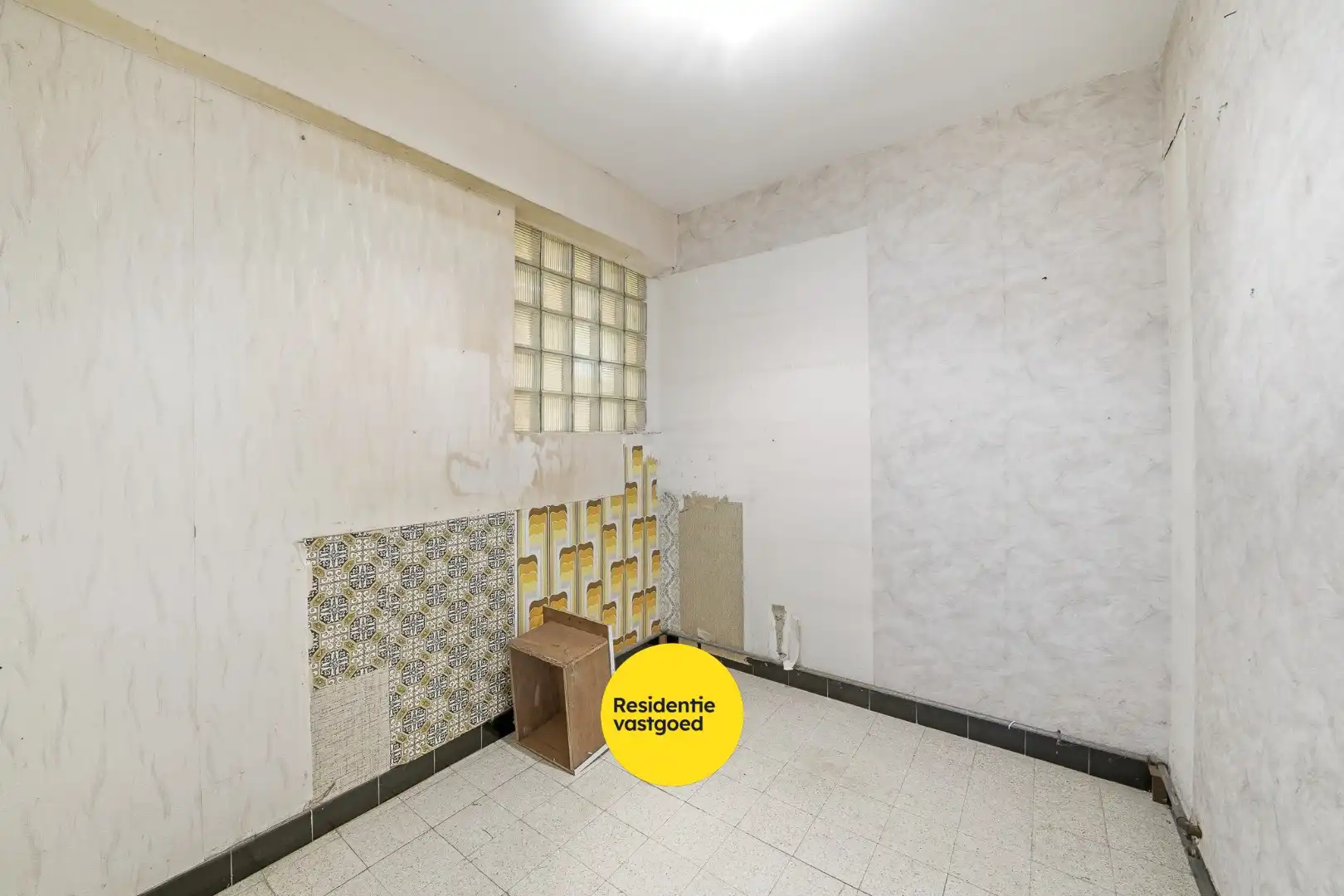 Te renoveren gelijkvloers appartement met 2 slaapkamers in Oostende foto 14