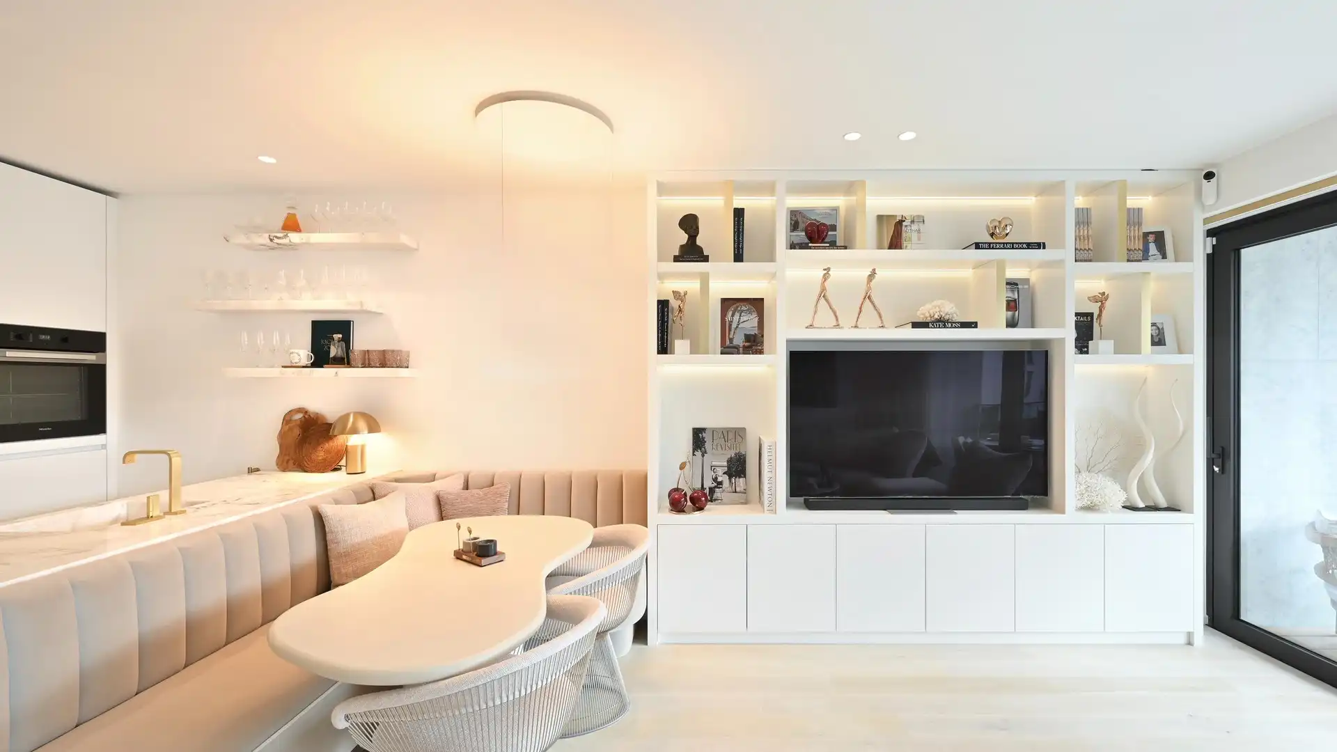 Subliem appartement met zonneterras, genietend van prachtige open zichten op het groen en de villa's van het Zoute. foto 10