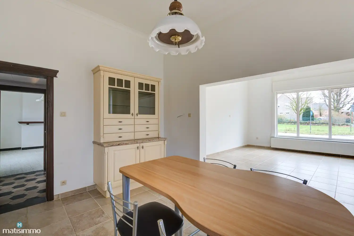 VERDER AF TE WERKEN HOEKWONING MET BINNENKOER EN GARAGE TE MOPERTINGEN foto 13