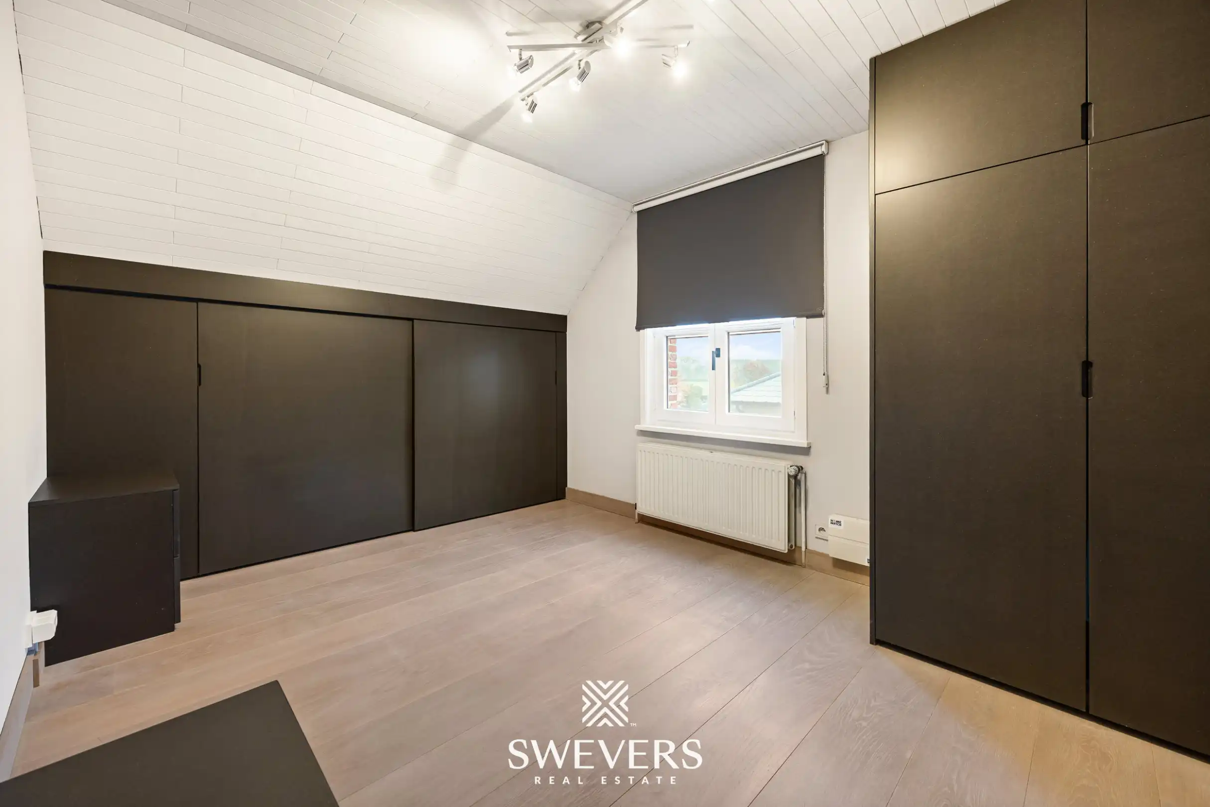 Sfeervolle open bebouwing met royale tuin en veel privacy foto 20