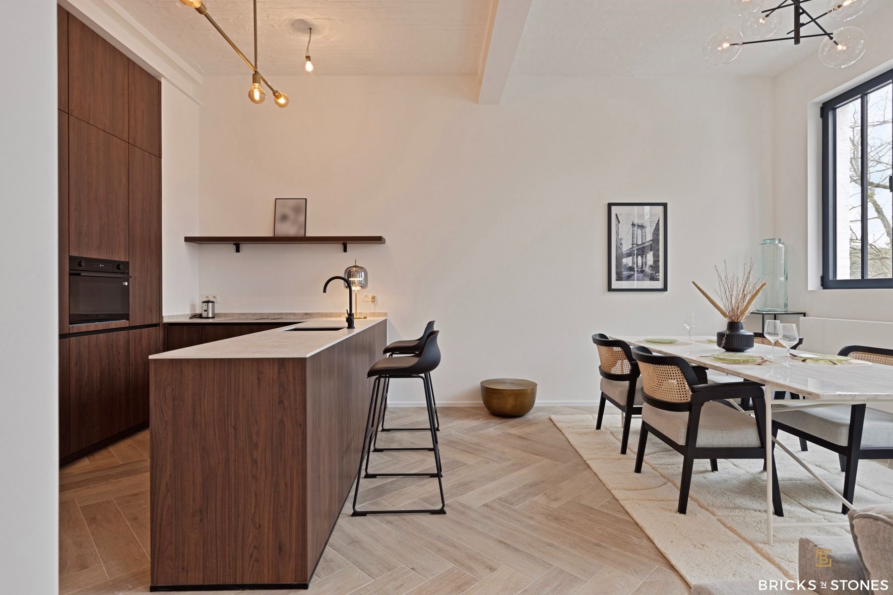 Luxueus gerenoveerd en bemeubeld 2-slaapkamer appartement  foto 3