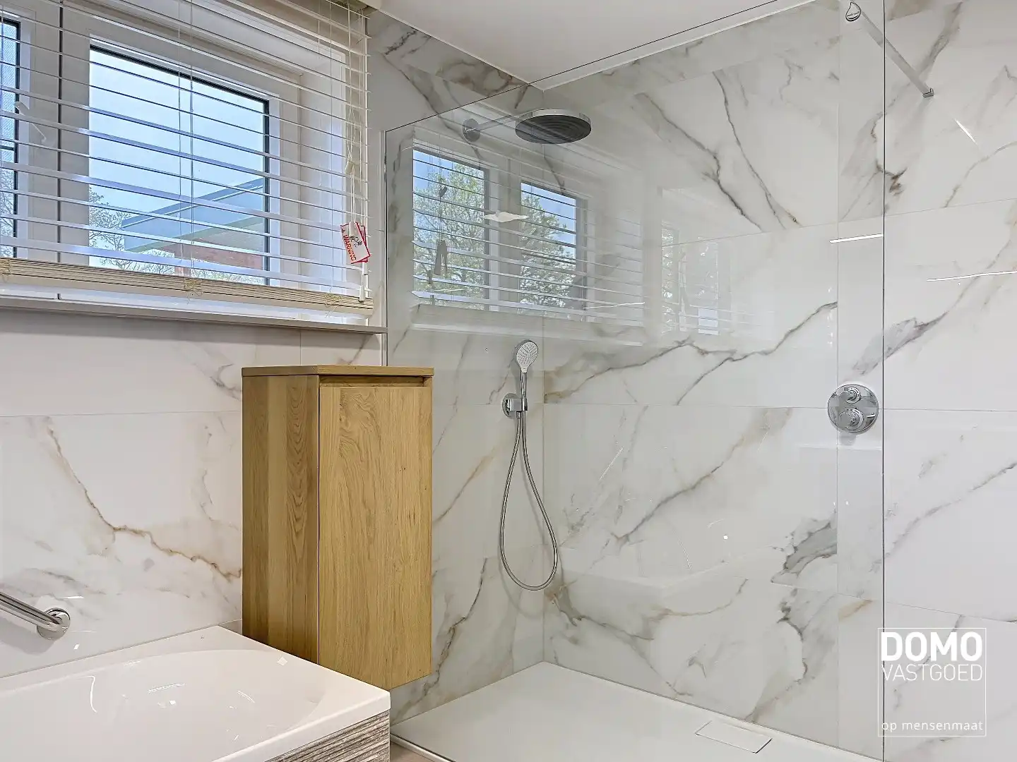 VOLLEDIG GERENOVEERDE WONING MET 3 SLAAPKAMERS EN ZUIDGERICHTE TUIN foto 12