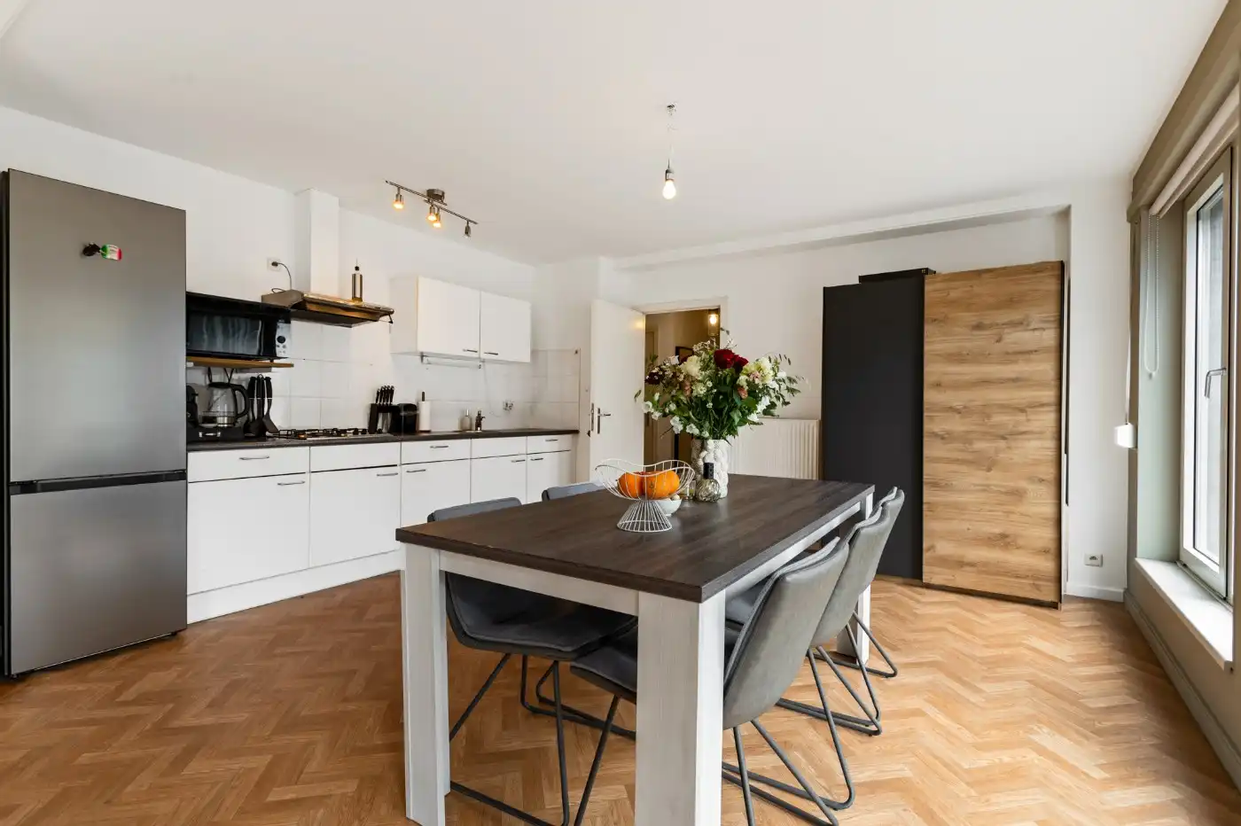 Groot, instapklaar app. met 1 à 2 slpk. en tuin in het centrum van Putte foto 8