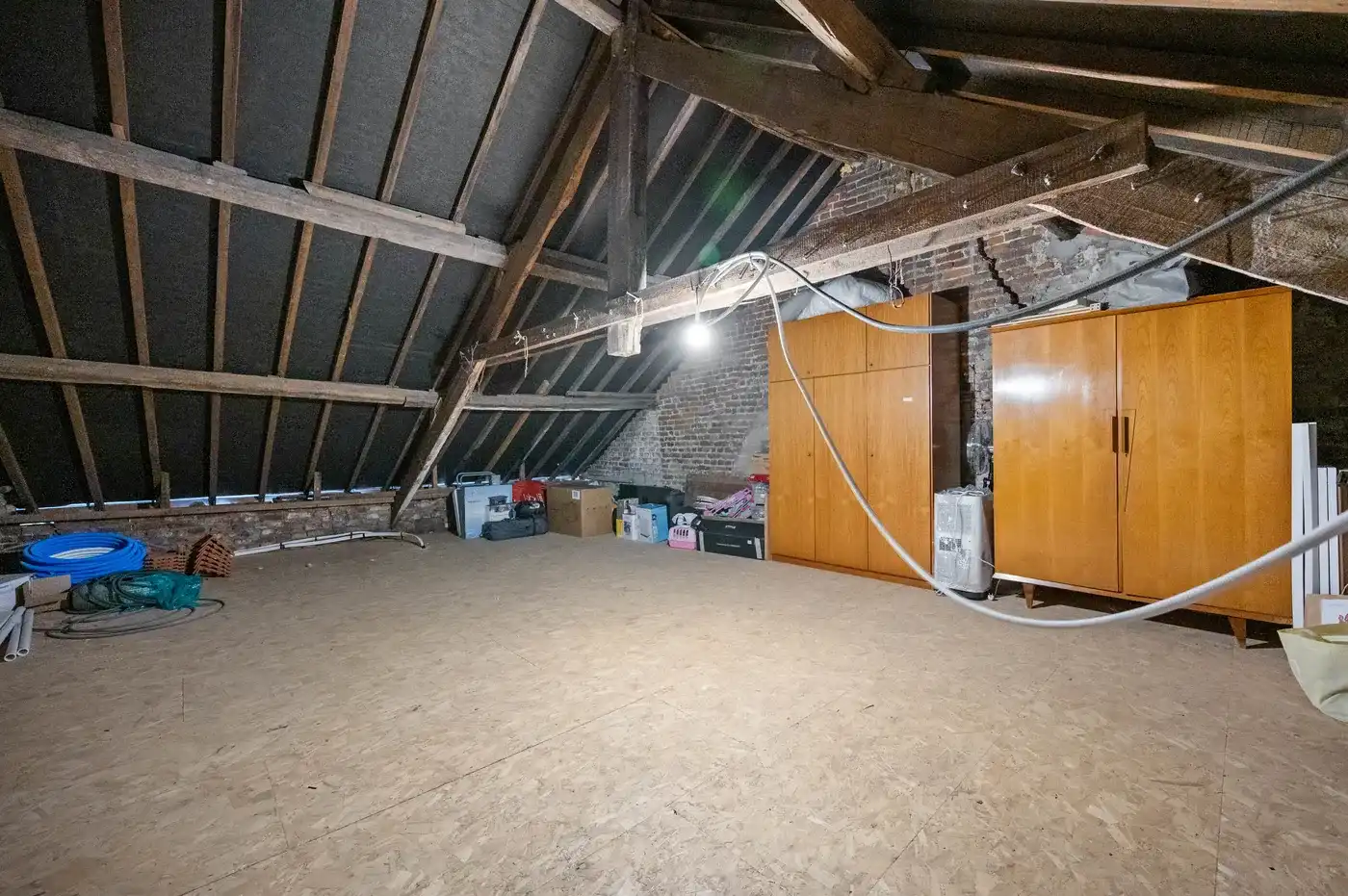 Half te renoveren rijwoning met 3 slpks met tuin, terras en 4 parkeerplaatsen. foto 23