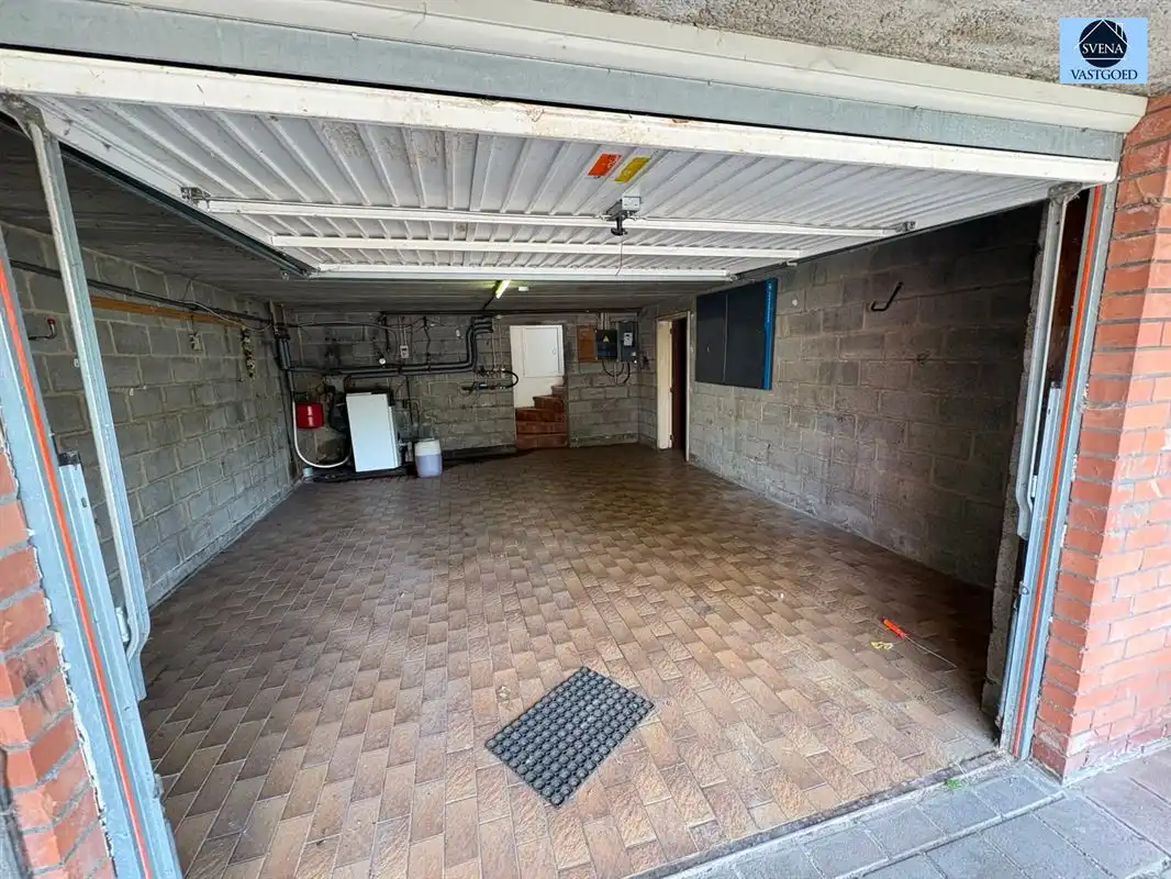 HALFOPENBEBOUWING MET 3 SLAAPKAMERS, TUIN EN GARAGE foto 12