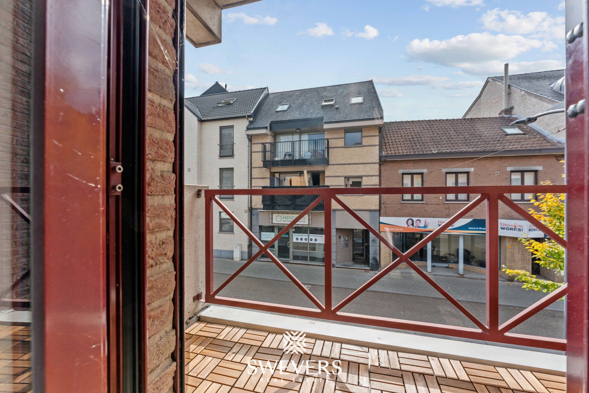Instapklaar en lichtrijk duplexappartement in centrum Herk-de-Stad foto 19