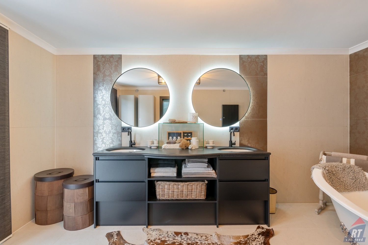 Exclusieve Spaanse villa met karakter en ruimte midden in het groen foto 19