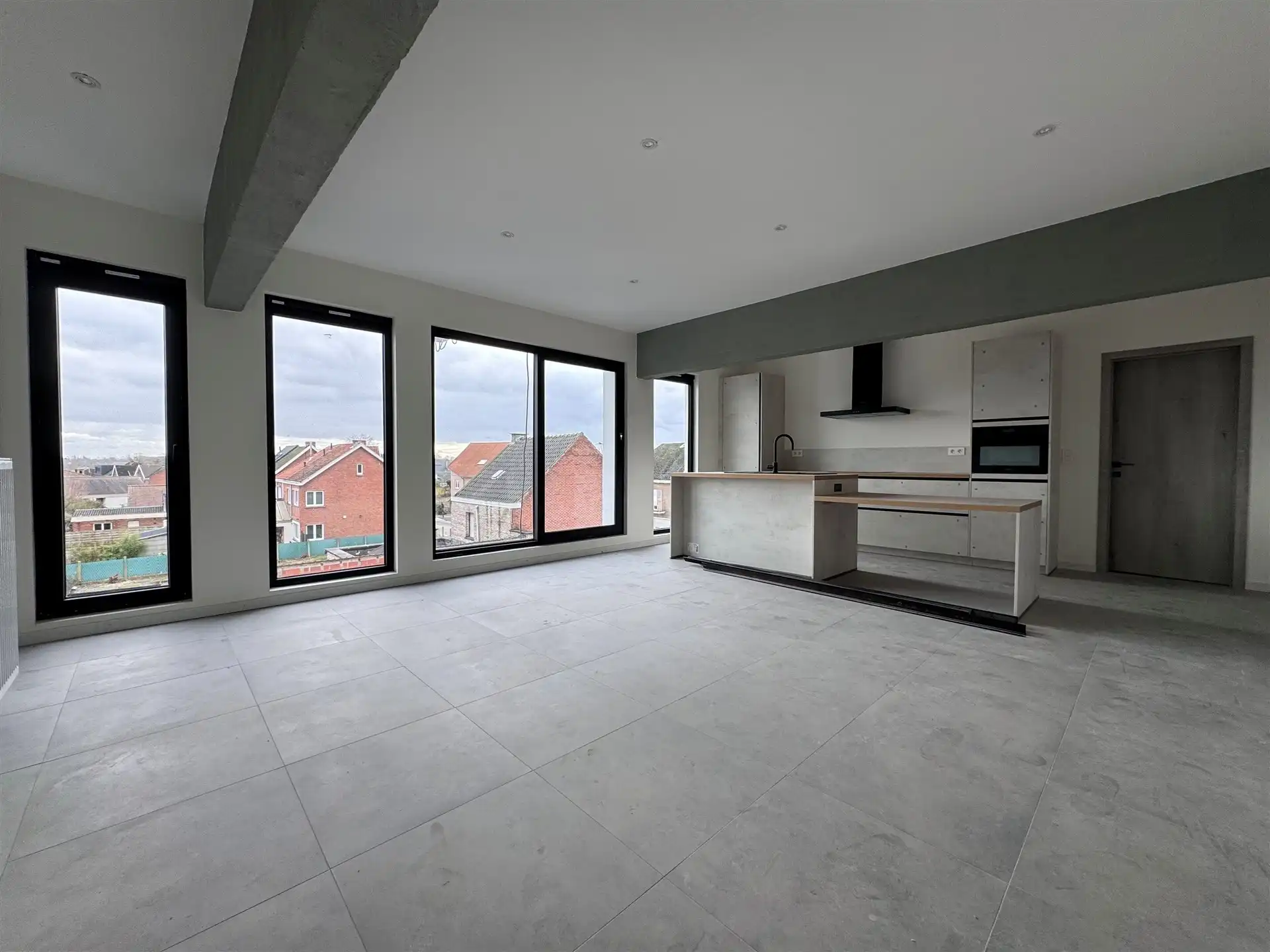 Energiezuinig gerenoveerd appartement met 2 slaapkamers. foto {{pictureIndex}}