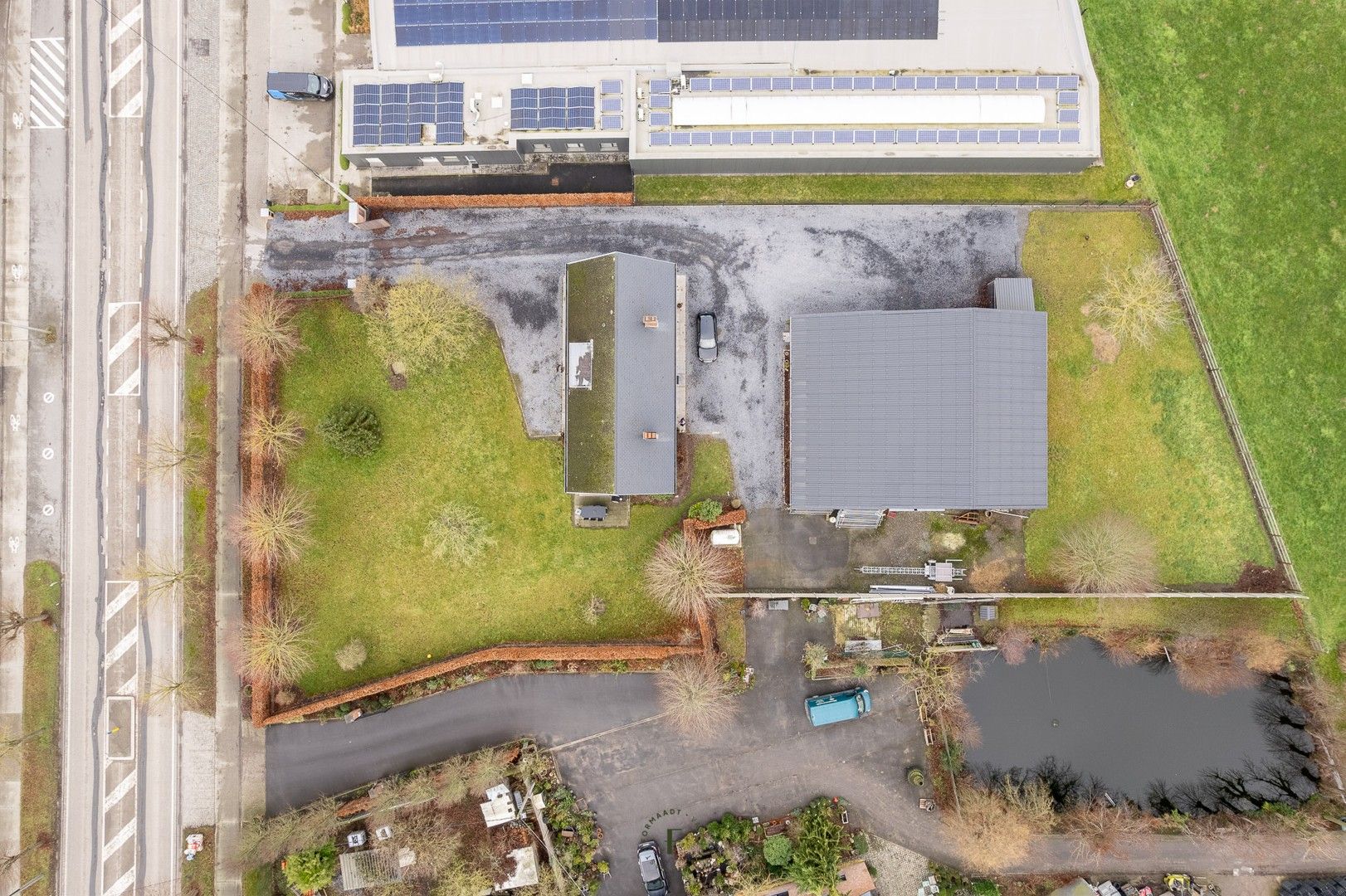 Strategisch gelegen woning met vernieuwde loods op toplocatie in Hooglede foto 25