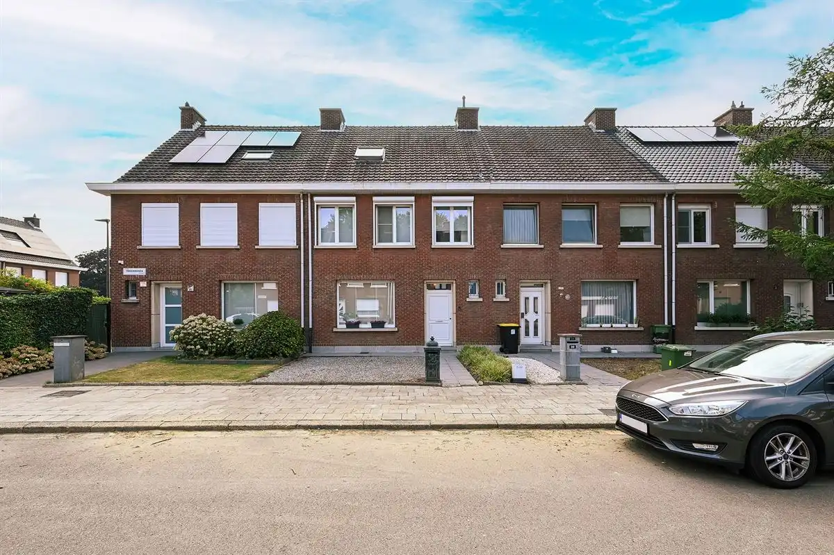 Leuke woning in fijne wijk foto 3