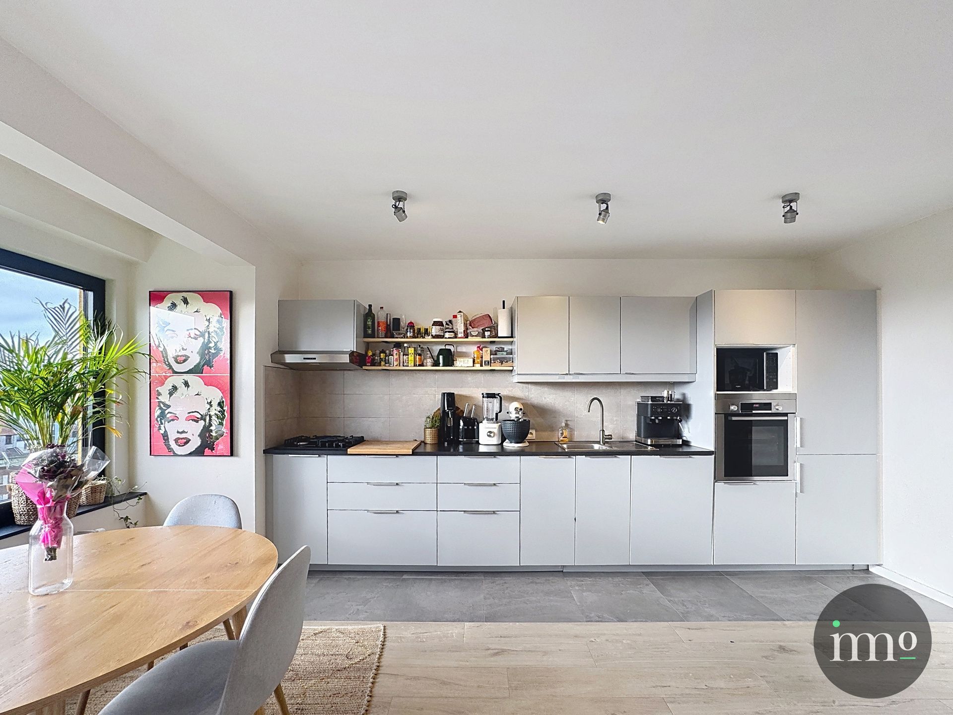 Stijlvol 2-slaapkamerappartement met terras en prachtig uitzicht – Centrum Dilbeek foto 2