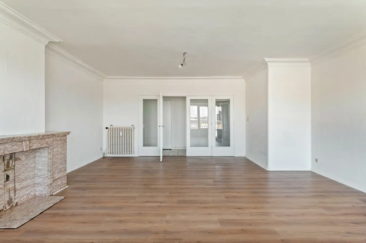 Licht op te frissen appartement met ruime living van 40 m² en nieuwe keuken foto 3