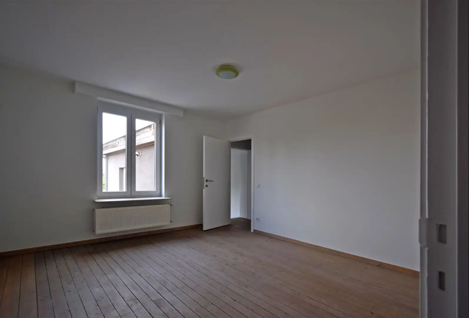 VOLLEDIG GERENOVEREERDE WONING foto 11