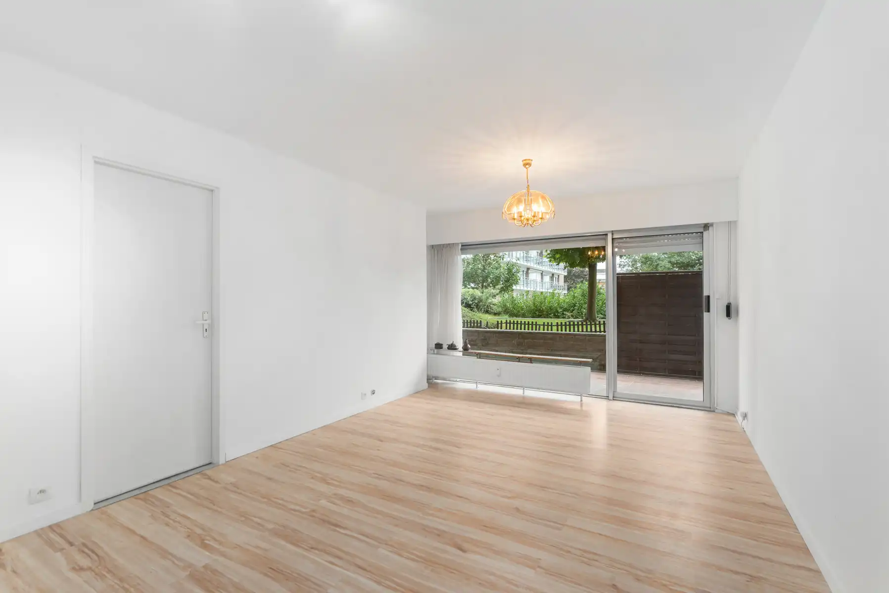 Gelijkvloers 1 slaapkamer appartement met ruim terras foto {{pictureIndex}}