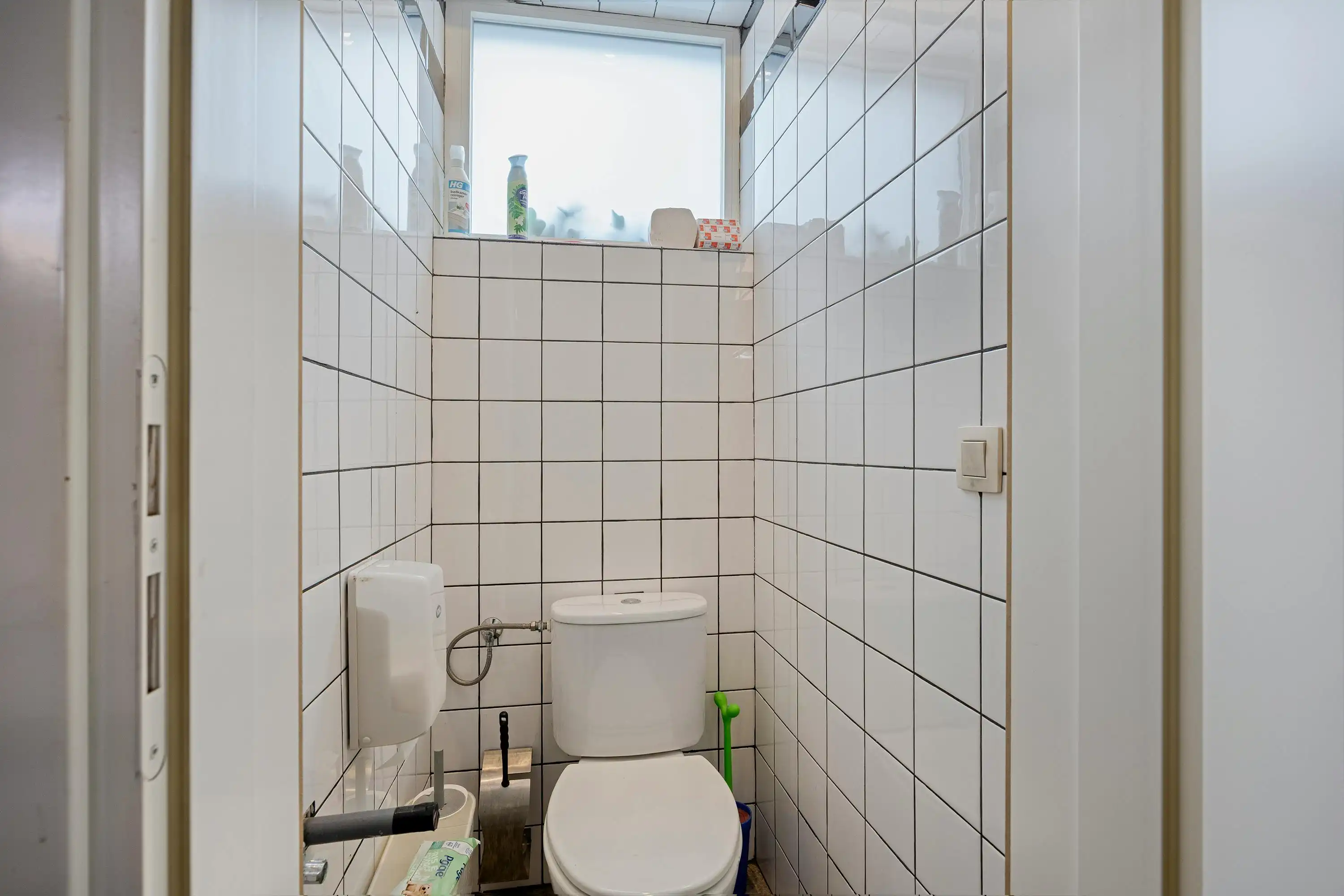 Veelzijdig eigendom met ruime woning, handelspand en magazijn foto 44