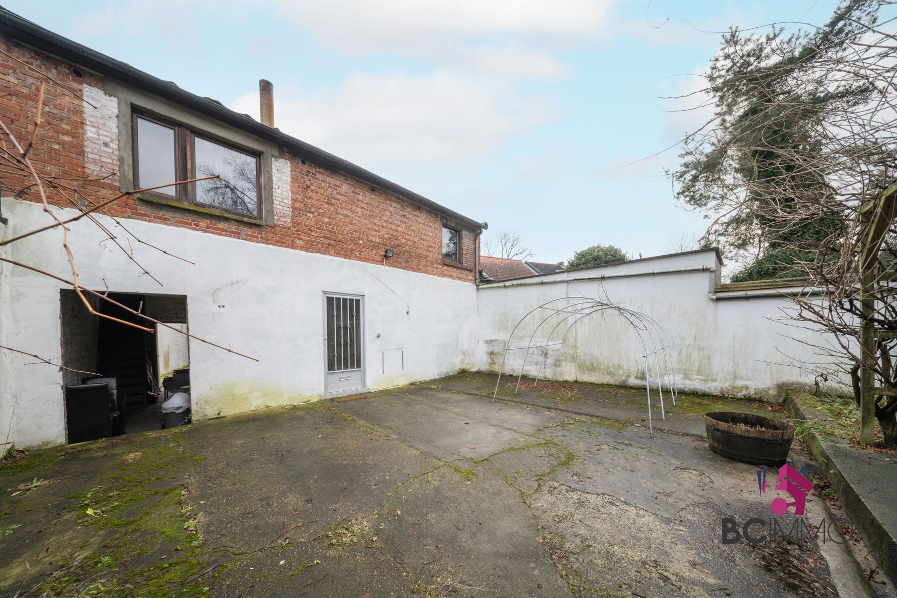 Karaktervolle woning met ruime tuin te Genk foto 23