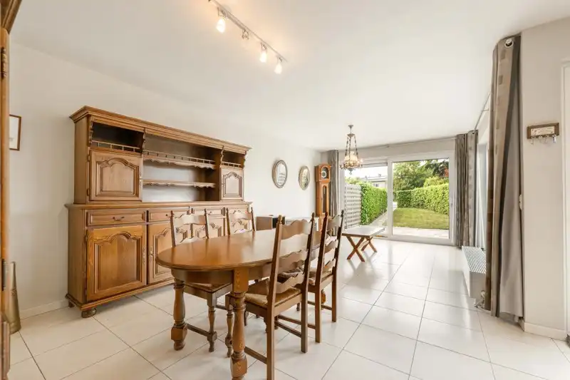 Gelijkvloers 2-slaapkamerappartement met tuin en garage nabij centrum Tielt TE KOOP! ✨🏡 foto 9