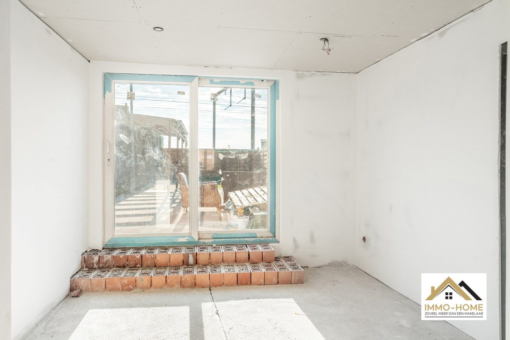 Deels gerenoveerde woning vol potentieel  foto 12