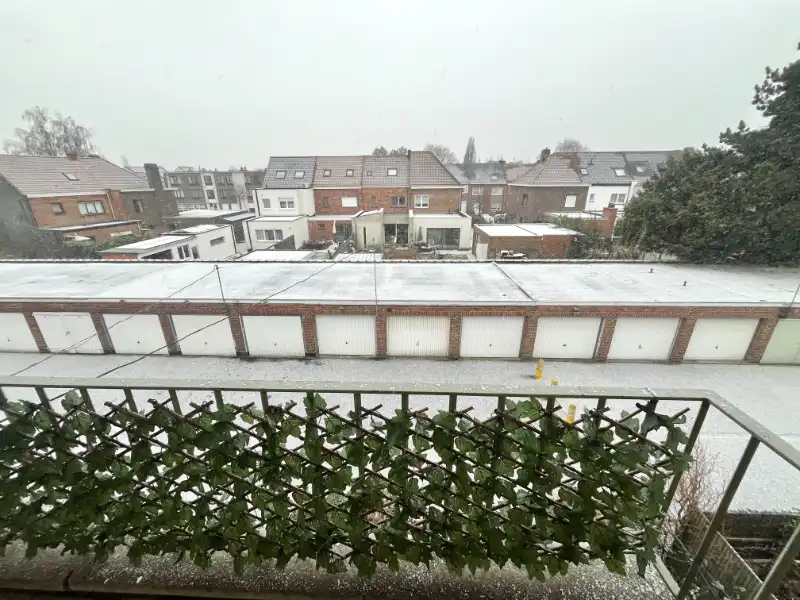 GERENOVEERD TWEE SLAAPKAMERAPPARTEMENT MET GARAGE TE HUUR foto 10