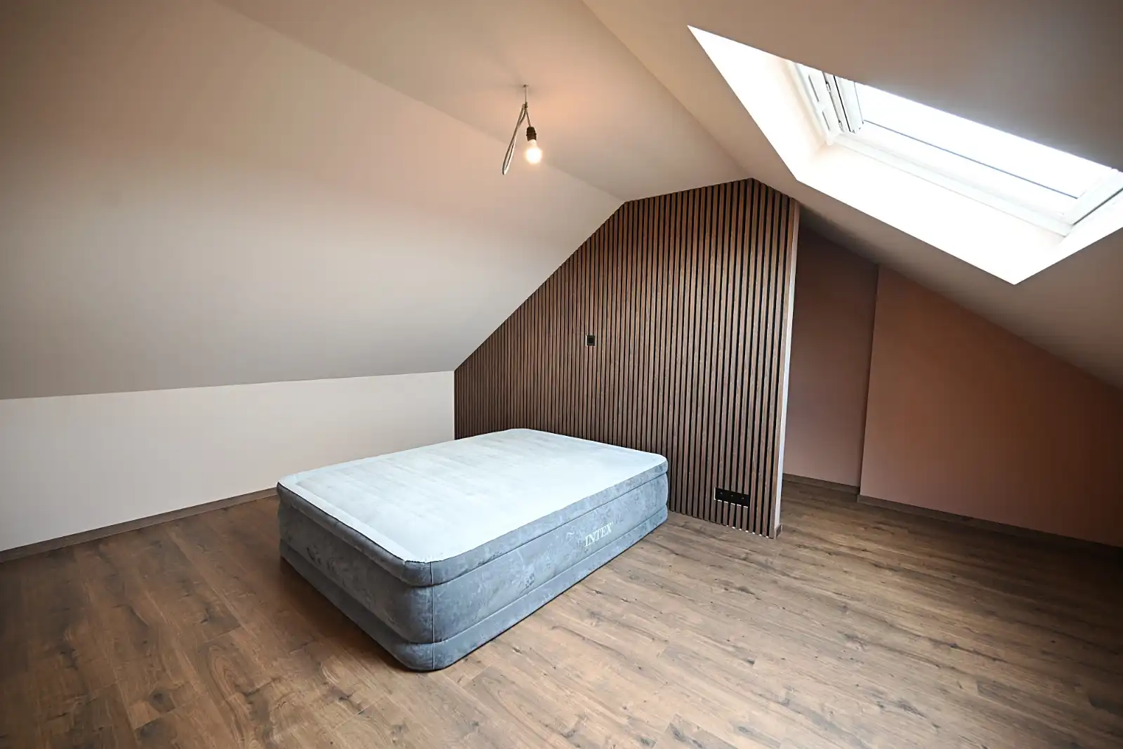 Ruime woning nabij centrum Kachtem foto 16