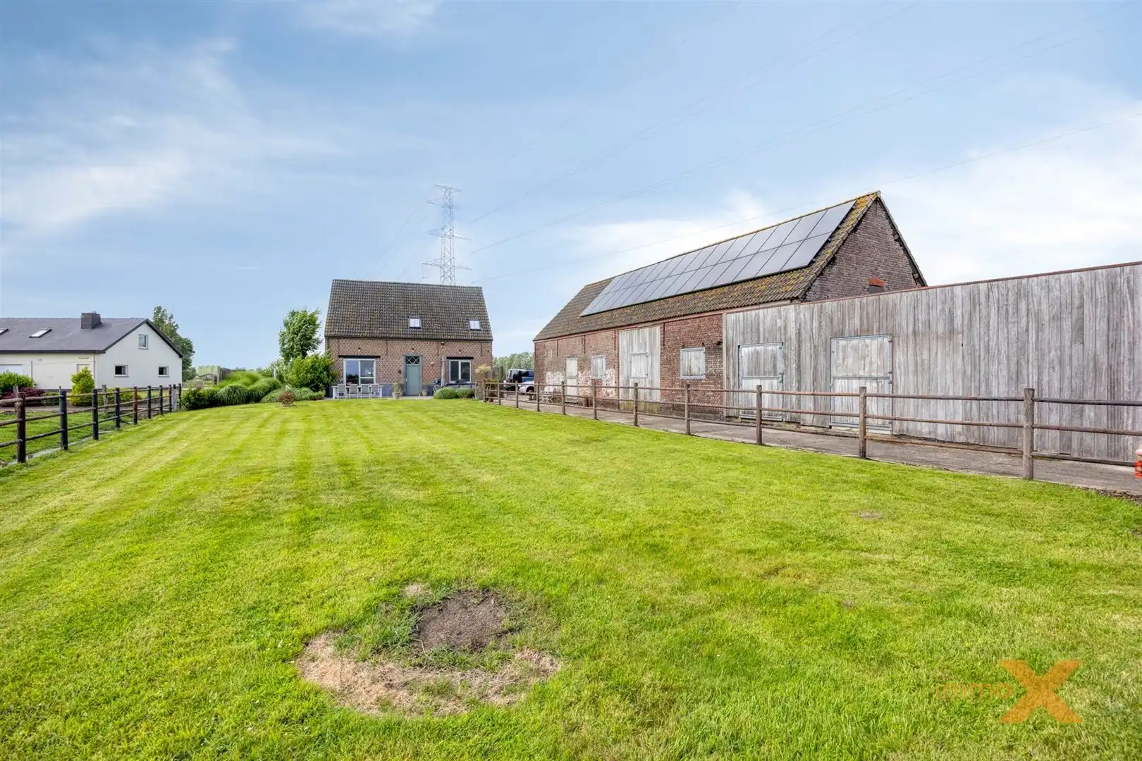 INSTAPKLARE HOEVEWONING MET STALLINGEN EN WEIDEN foto 39