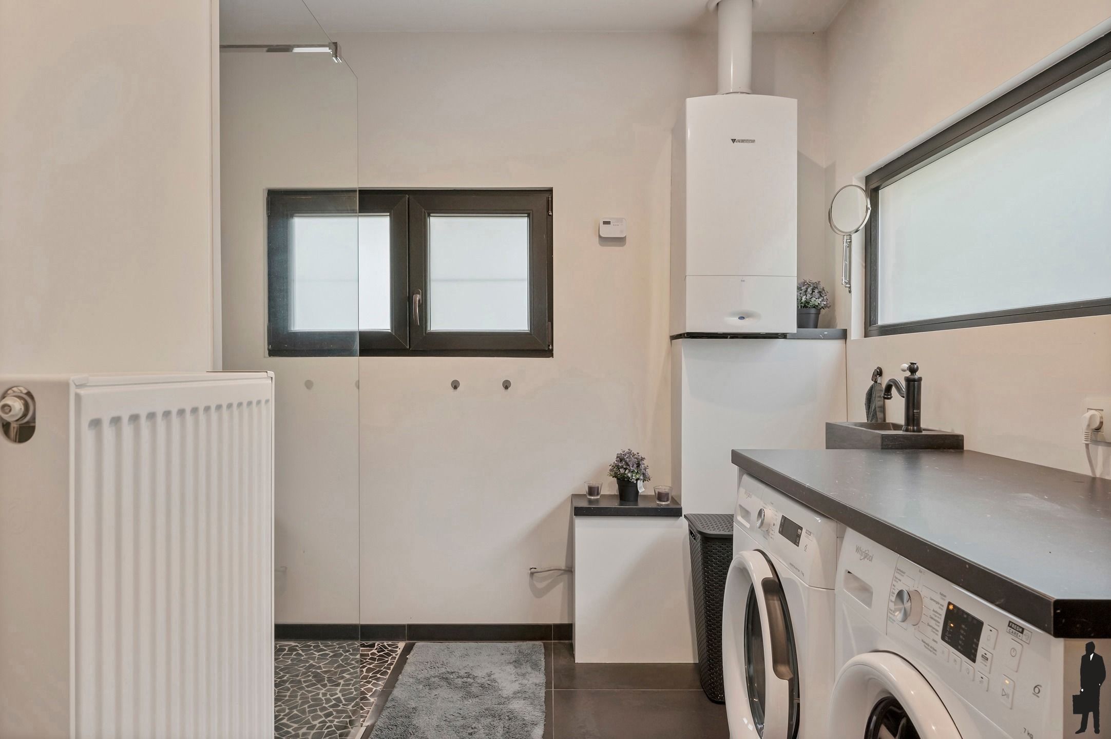 Volledige gerenoveerde villa te koop foto 41