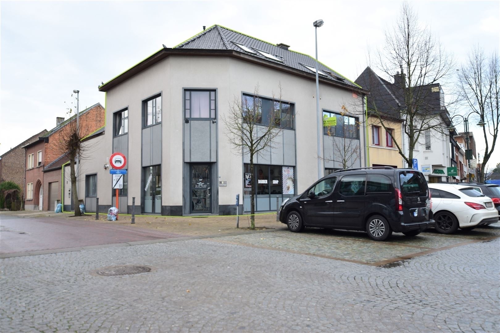 Handelszaak met 5 appartementen in centrum Lebbeke foto 3