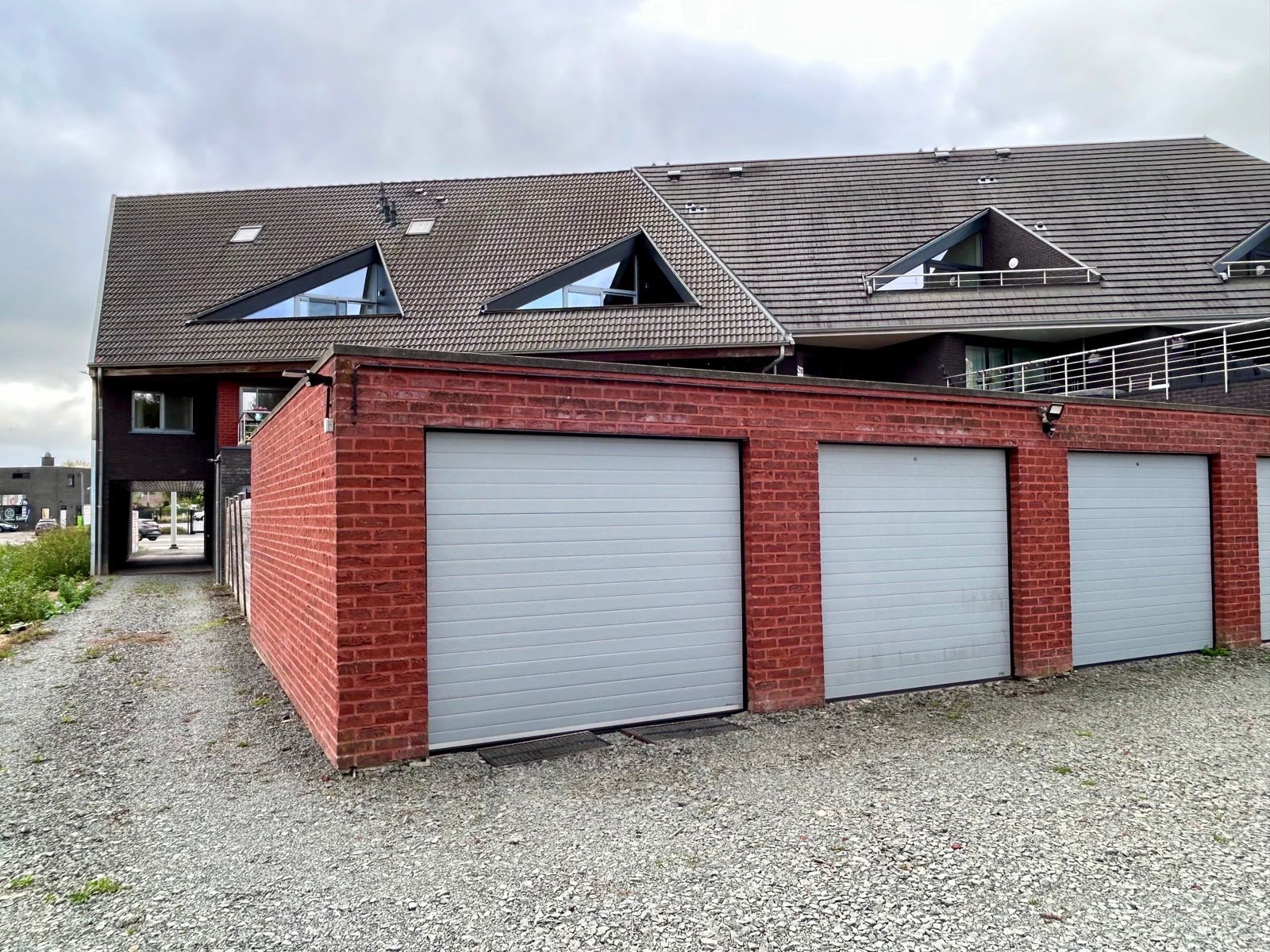 Instapklaar, gelijkvloers appartement met garage foto 26