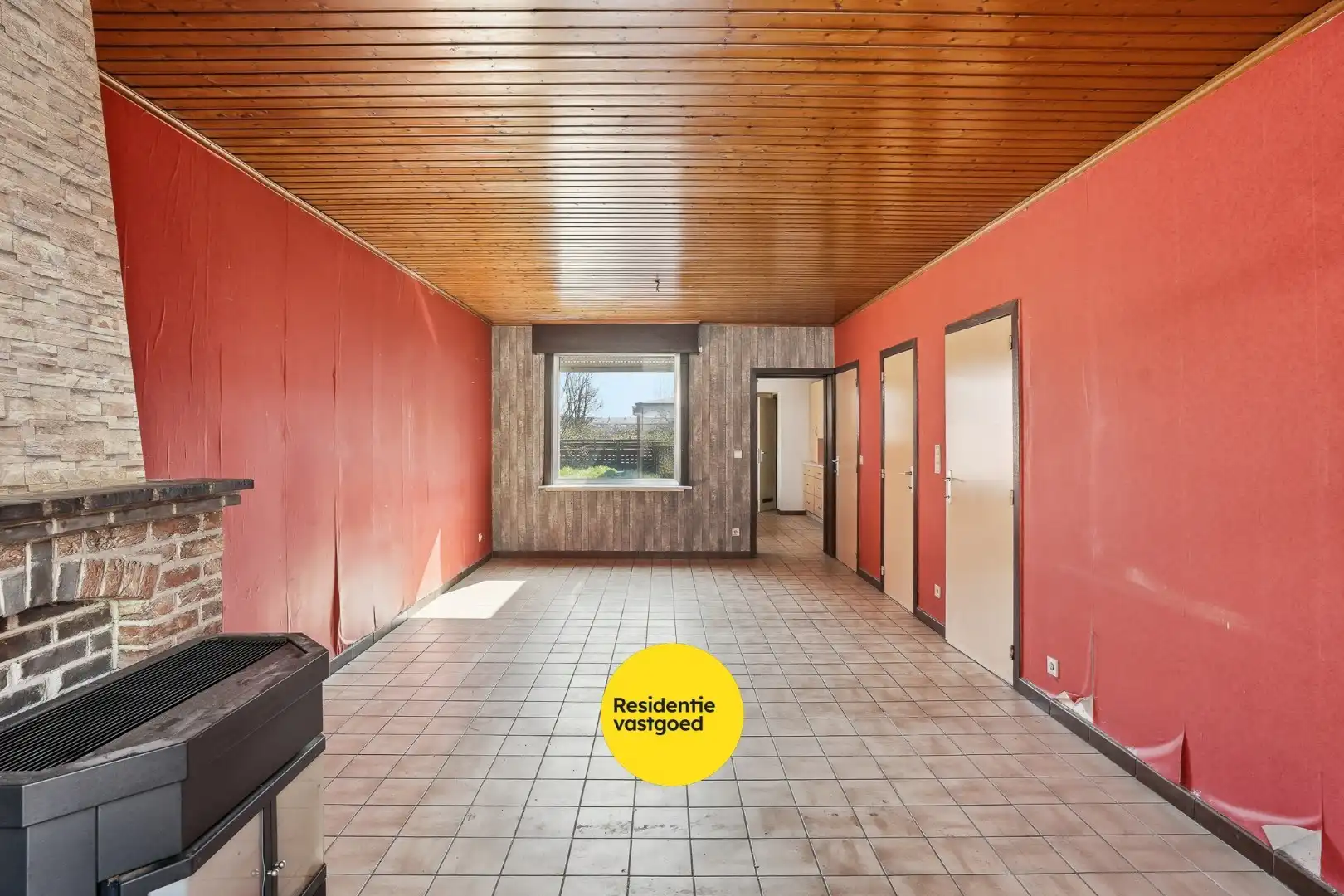 Te renoveren woning in centrum Eernegem foto 2