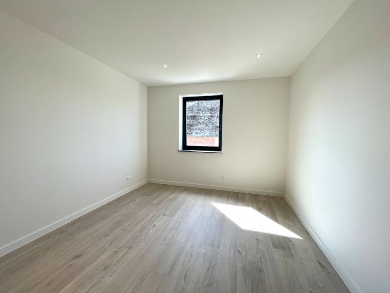 PRACHTIGE NIEUWBOUWWONING MET 3 SLAAPKAMERS TE HUUR foto 13
