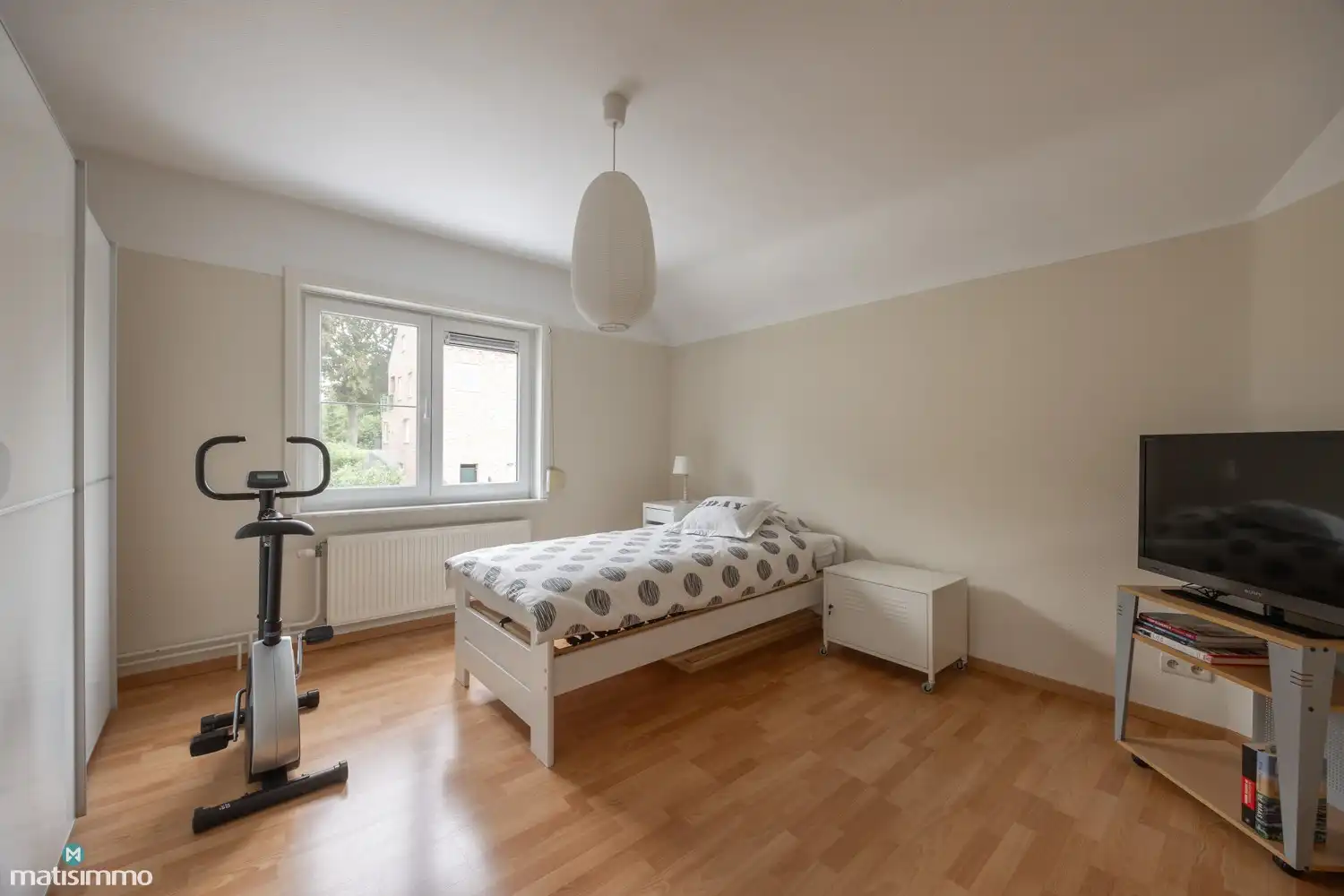 INSTAPKLAAR GERENOVEERDE WONING MET 3 SLAAPKAMERS, GARAGE, CARPORT EN PRACHTIGE TUIN NABIJ HET KANAAL EN DE MAAS IN LANAKEN foto 22