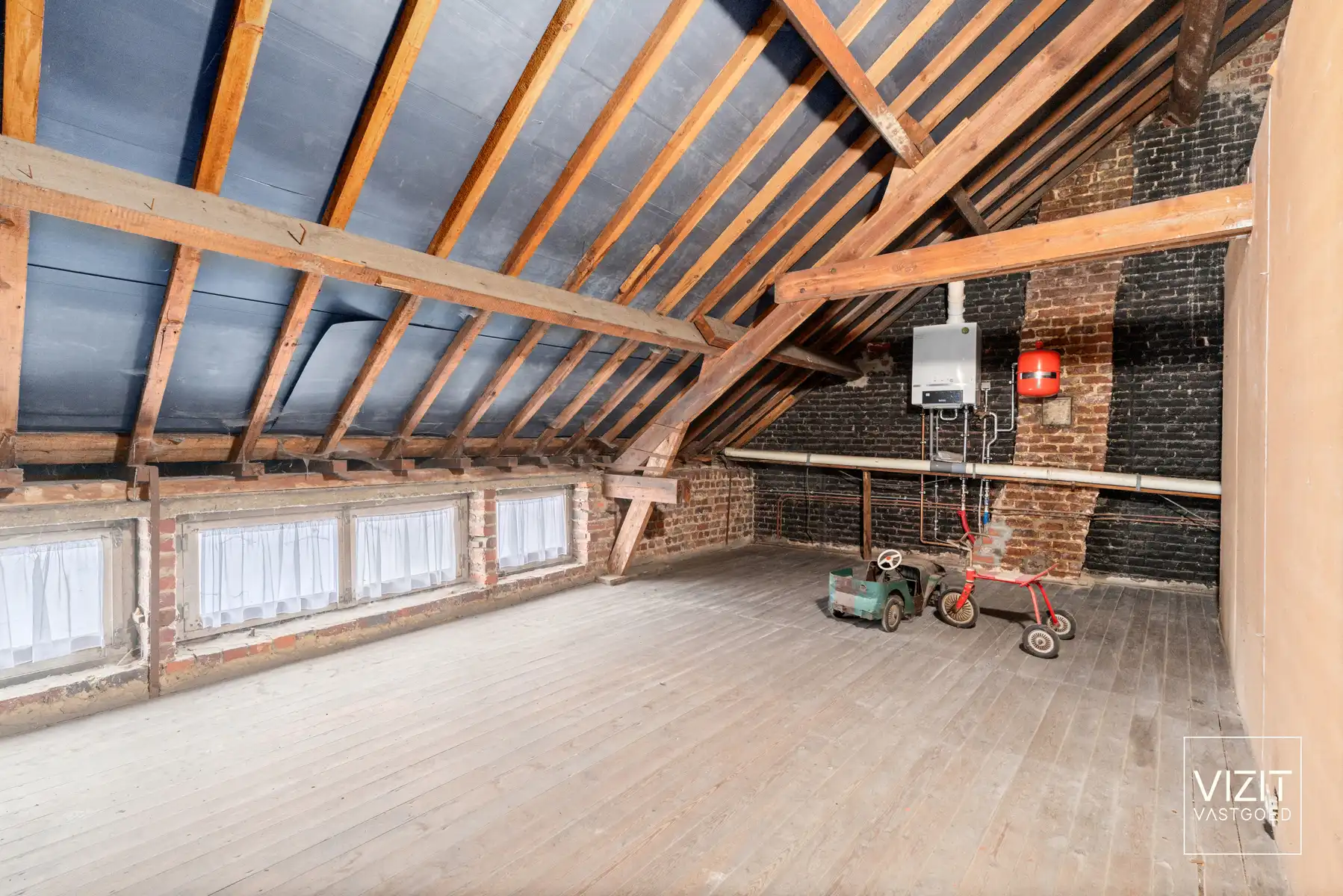 Karaktervolle stadswoning met tuin en garage! foto 22