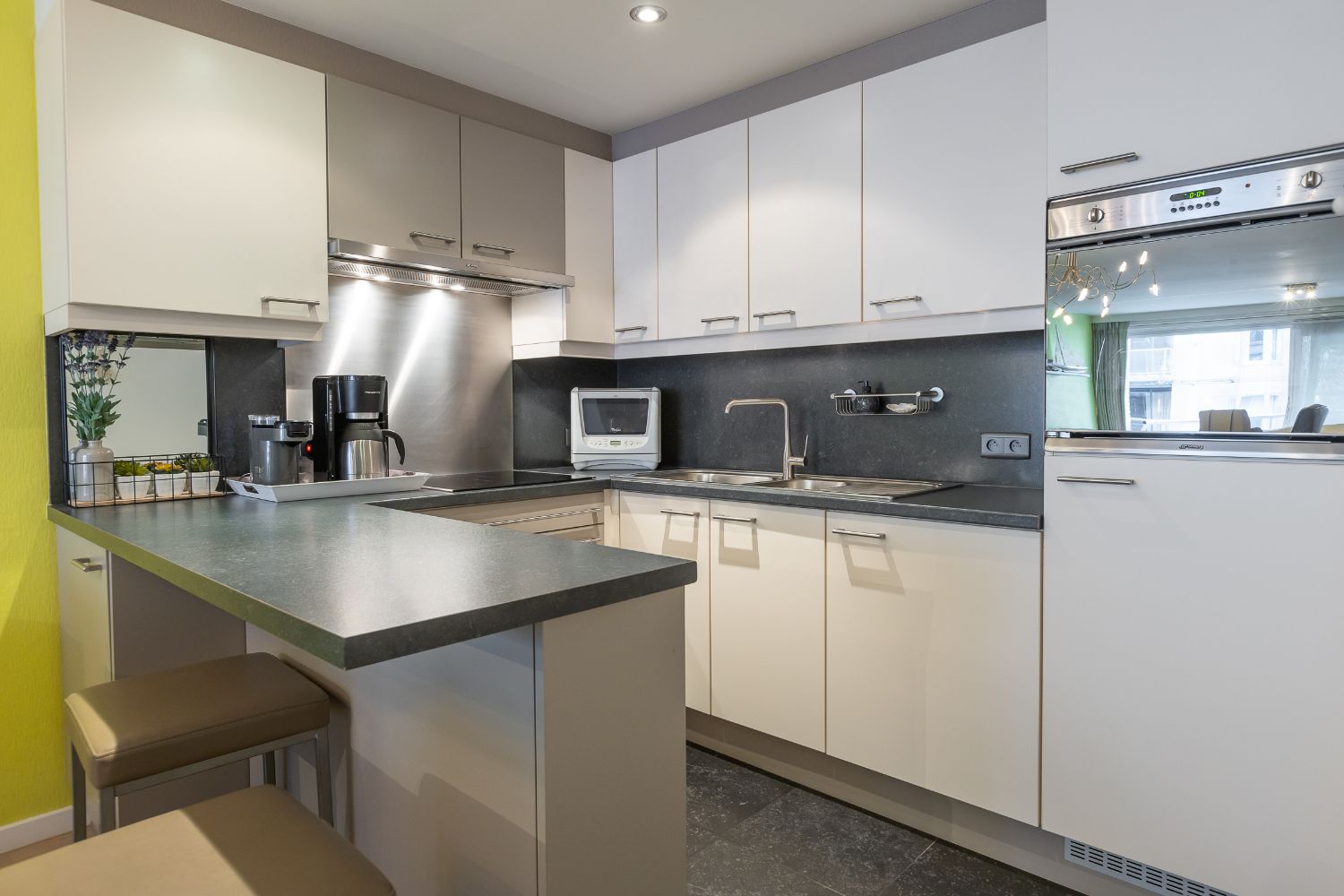 Smaakvol 2 slaapkamer-appartement op toplocatie! foto 9