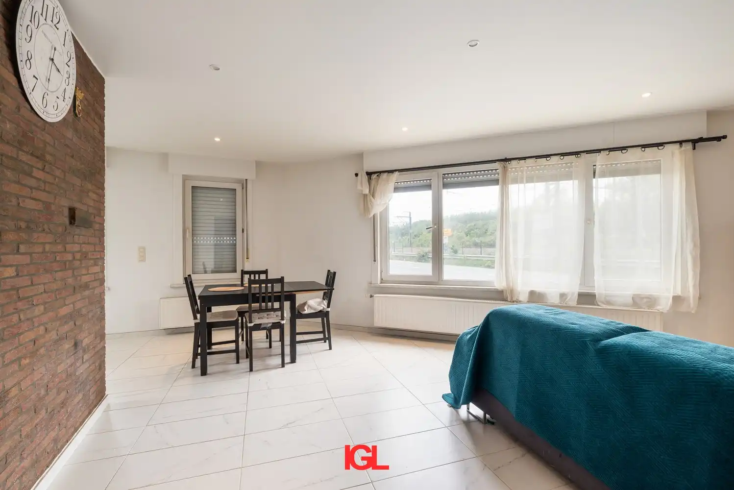 Gerenoveerd gelijkvloersappartement met 2 slaapkamers & garage foto 5