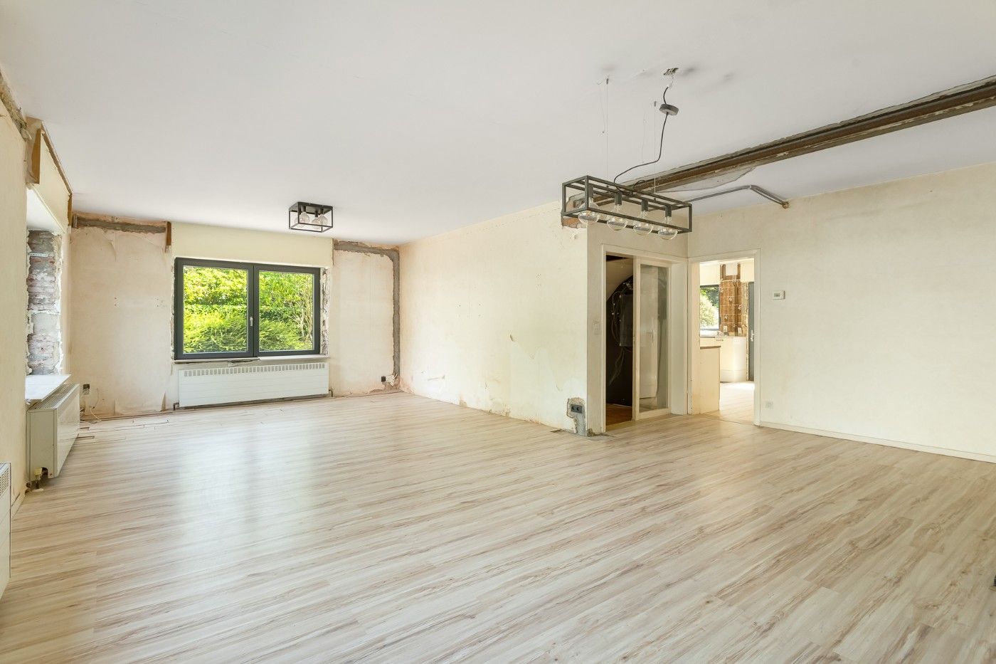 Verrassend ruime, te renoveren HOB met 5 slpk., garage/loods en tuin foto 5