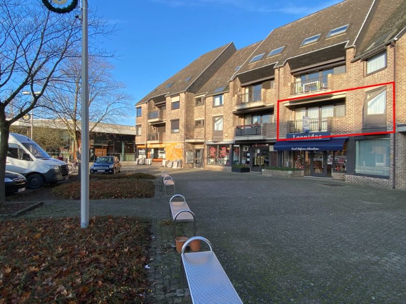 Appartement met 3 slaapkamers en garage te Houthalen foto {{pictureIndex}}