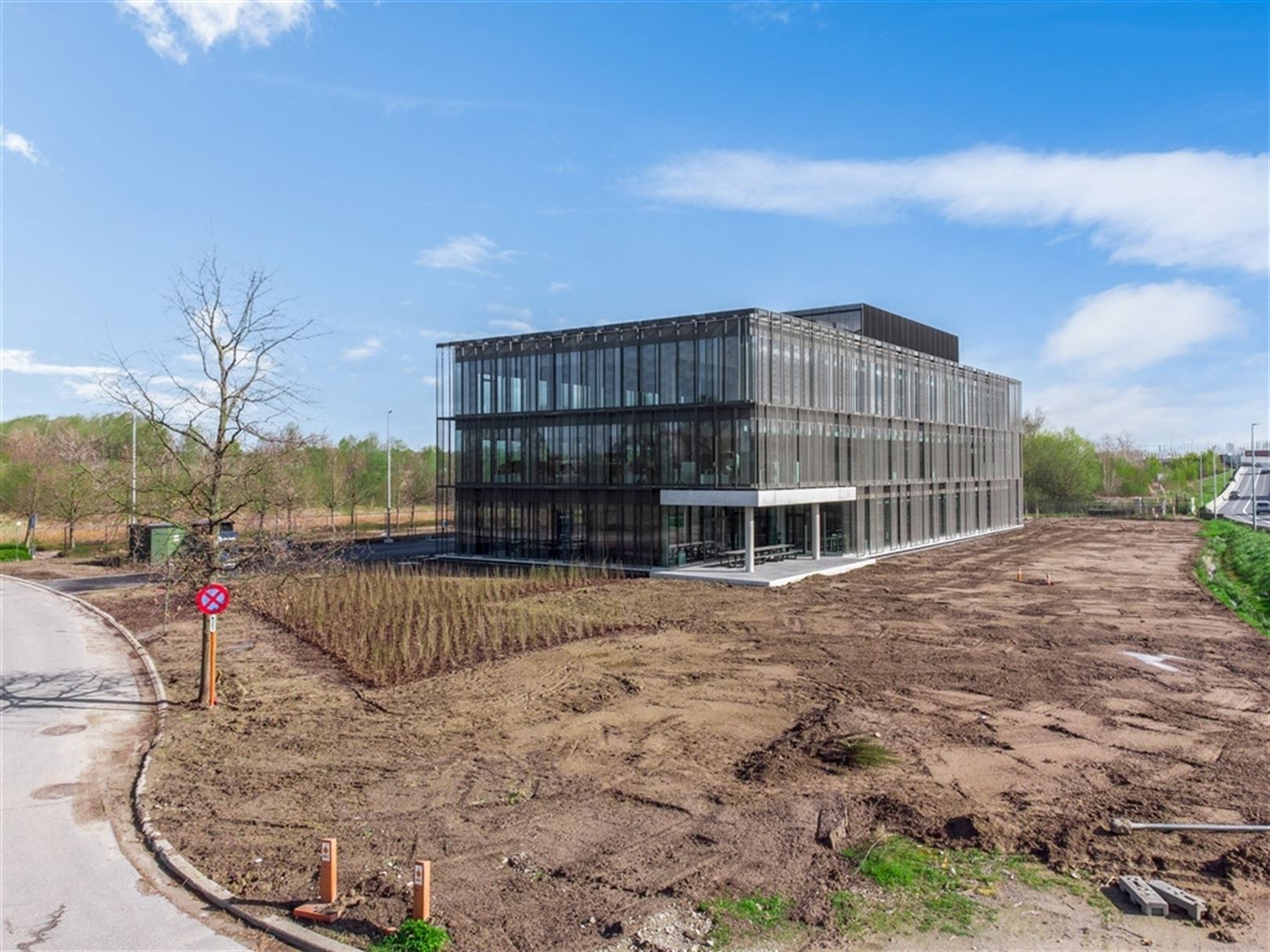 Nieuwbouw kantoor te huur in Zwijndrecht foto 3