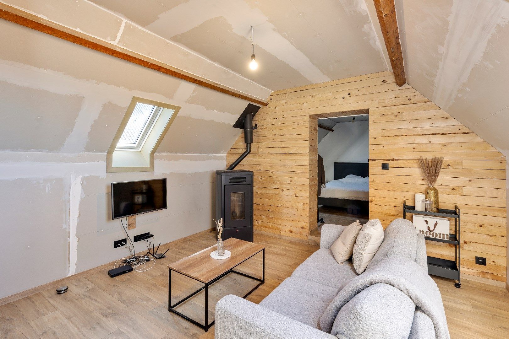 Prachtig gerenoveerde villa met 4 slaapkamers en ruime loods. foto 13