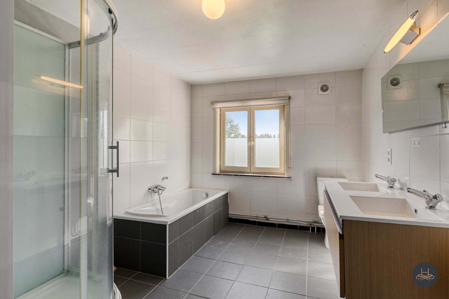 Zuidgericht perceel van 28a65ca met instapklare woning foto 20