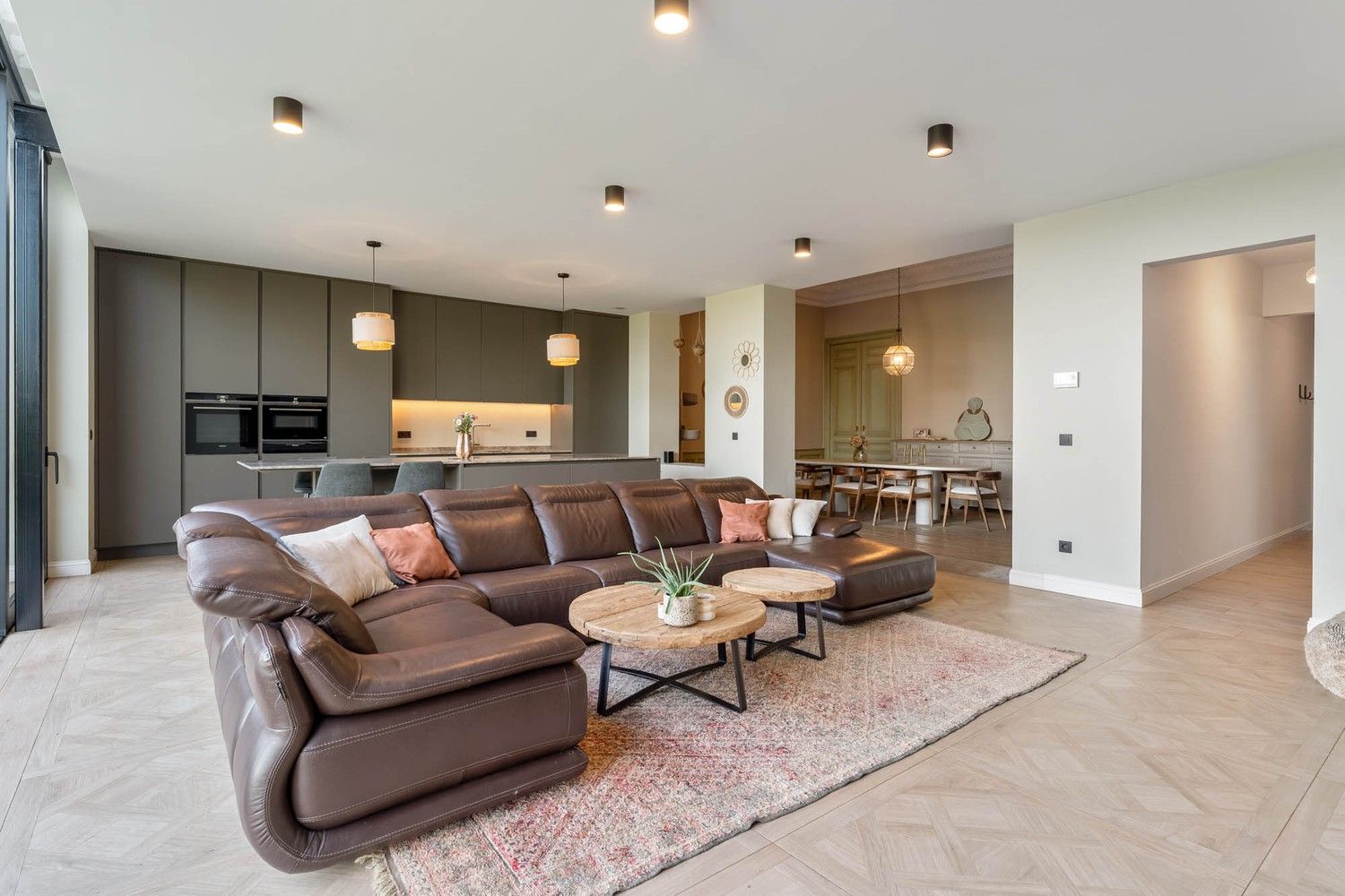 Karaktervol herenhuis met modern comfort in een groene, landelijke setting foto 15