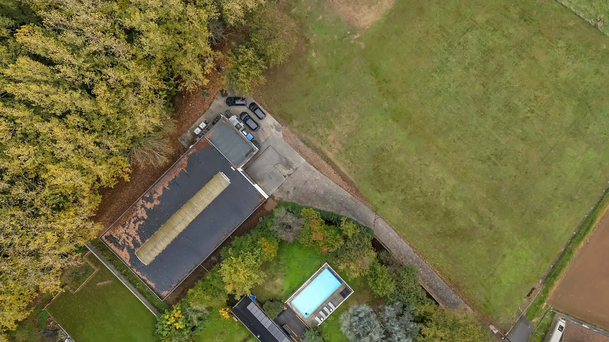 Loods (600m²)  met woonmogelijkheid op rustige locatie foto 14